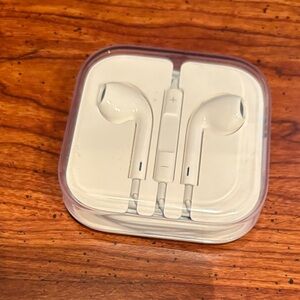 Apple iPhone Headphones plug and mic